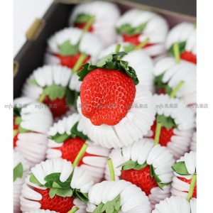 本熊本縣菊池市「露之水滴」士多啤梨【黑盒禮盒】21-24粒裝，MFS 名果店空運現貨實拍。